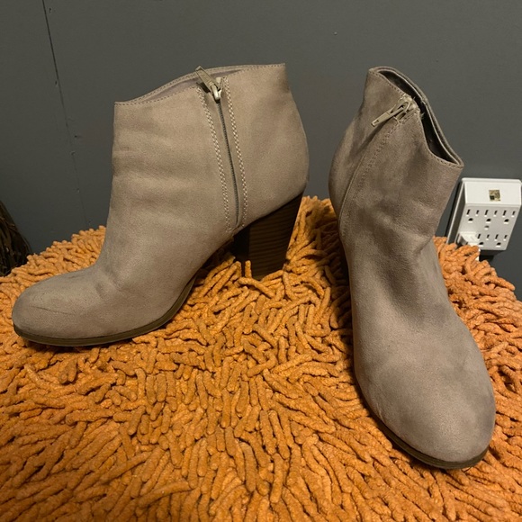 Old Navy Boots - Picture 1 of 2